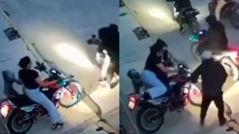 Captan violento robo de motocicleta a mujer y su hijo en Chimalhuacán; delincuentes los derriban para huir 