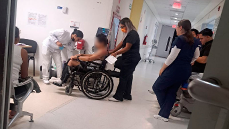 Denuncian retrasos en atención de urgencias por presunta falta de camilleros en Hospital Civil de Charo 