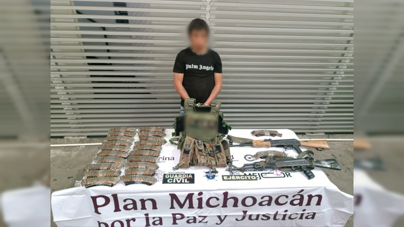 Policías y soldados repelen emboscada en Queréndaro, Michoacán: Hay dos detenidos y armamento asegurado 