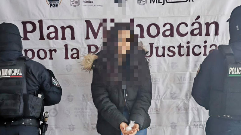 En Zamora, Michoacán detienen a mujer en posesión de estupefacientes 