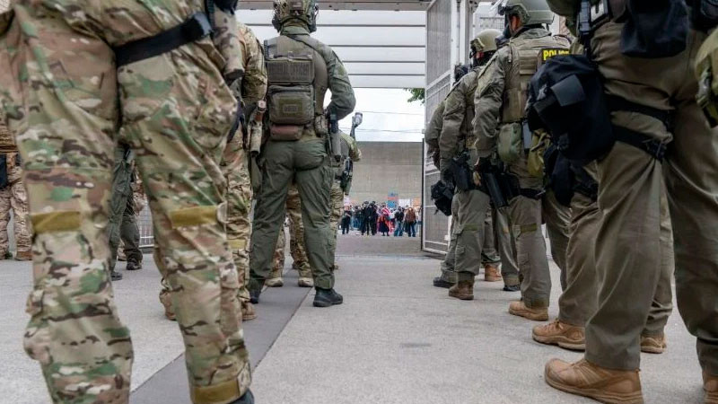 ICE pone en cuarentena a 180 migrantes retenidos en Texas por posible brote de sarampión 