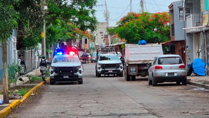 Localizan cadáver afuera de unidad deportiva, en Zamora, Michoacán; había un mensaje amenazante 