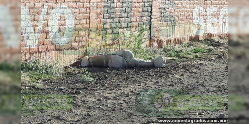 Encobijado hallan un cadáver decapitado en Zamora, Michoacán - Foto 0 