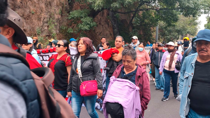 Profesores de la región indígena de Michoacán exigen mayor seguridad 