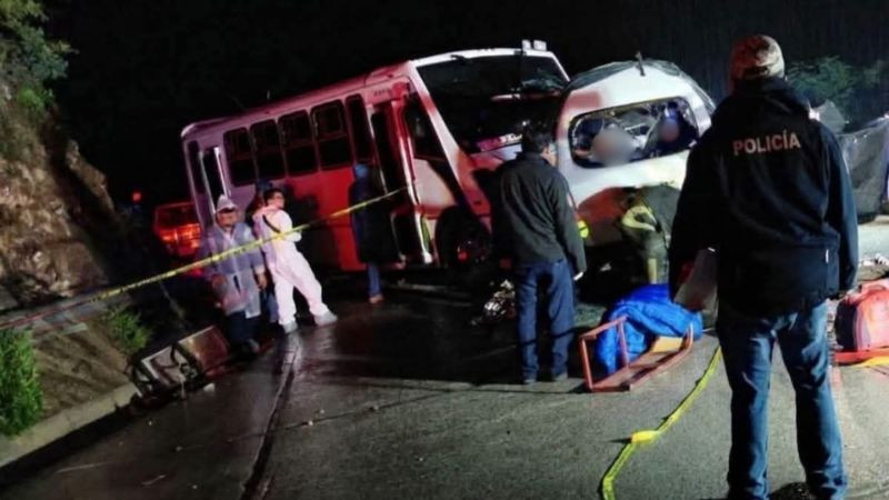 Accidente cerca de las Grutas de Tolantongo deja tres guanajuatenses sin vida y un lesionado