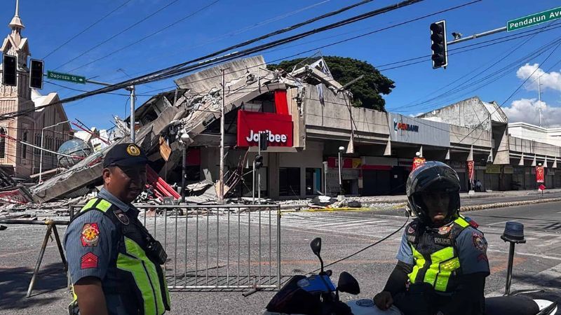 Sube a 36 la cifra de muertos por terremoto de magnitud 7.8 en Filipinas 