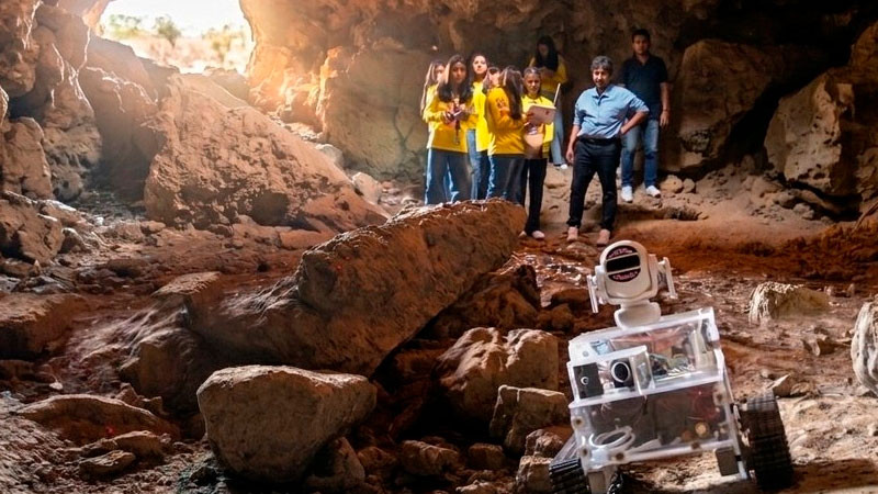 Estudiantes de secundaria de Zumpango crean bot para exploraciones subterráneas; competirán en Australia 