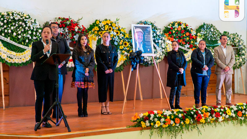 Jeovana Alcántar asiste a homenaje póstumo en memoria del Alfredo Álvarez Correa 