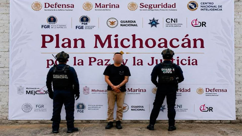 Detienen en Zitácuaro, Michoacán a un sujeto en posesión de un arma 