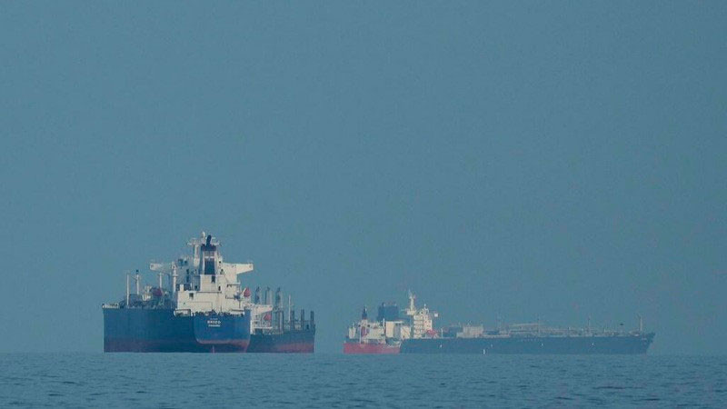 Irán bloquea el estrecho de Ormuz tras ofensiva de EE.UU. 