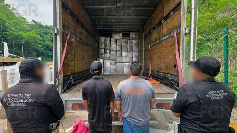 Sentencian a más de ocho años de prisión a dos hombres por transportar casi una tonelada de enervante en Tabasco 