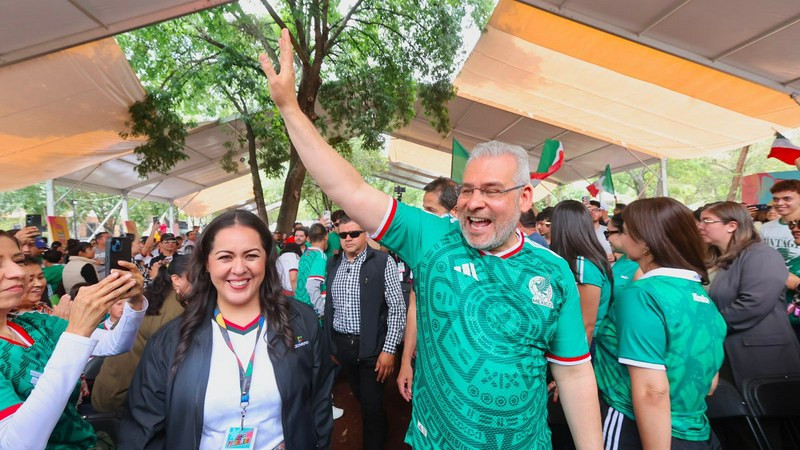 ¡Futbol mundialista llega a Morelia! Inaugura Bedolla el Jalo Futbolero con pantalla gigante 