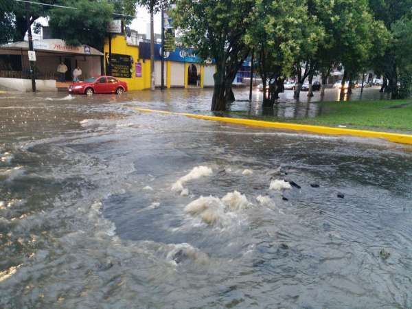 Vialidades y colonias afectadas tras intensa lluvia en Morelia - Foto 0