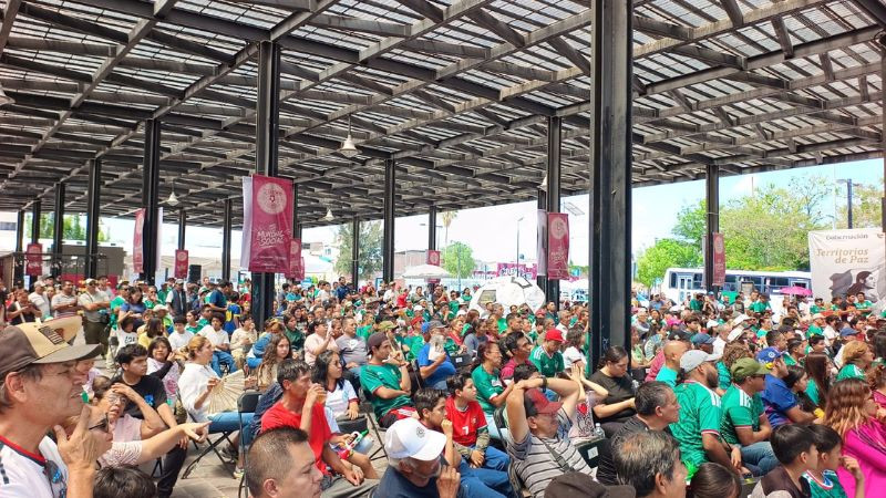 Con gran euforia, celayenses viven el arranque de la justa mundialista en pantallas públicas 