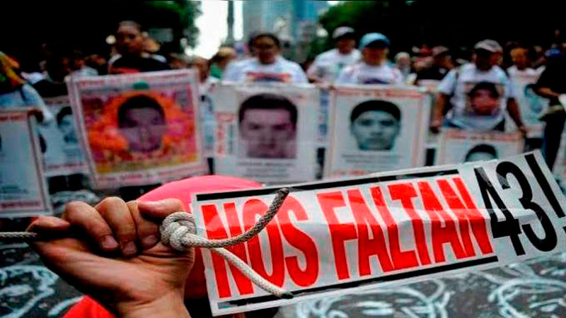 Padres de los 43 de Ayotzinapa exigen retomar la investigación a 12 años de la tragedia 