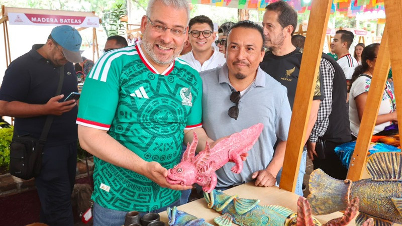 Artesanías, gastronomía y cultura: el "Jalo Futbolero" reúne lo mejor de Michoacán, destaca Bedolla 