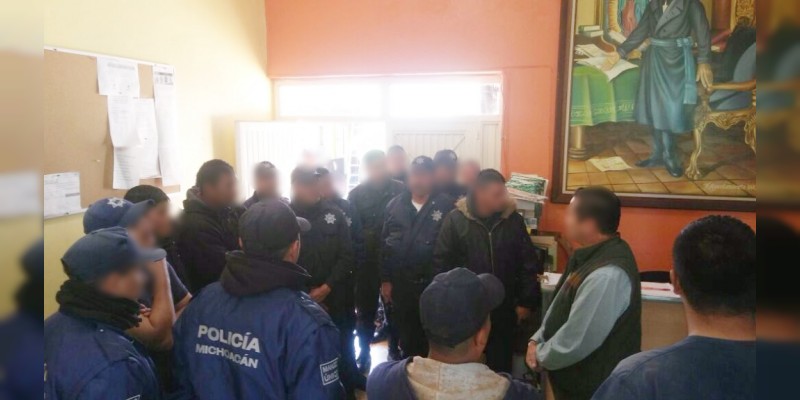 Reanudan labores policías de Tocumbo 