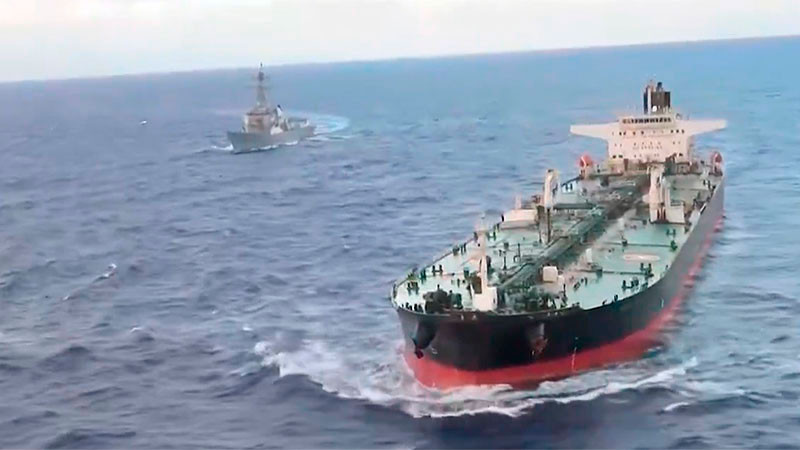 Buques petroleros salen de Ormuz, asegura Trump 