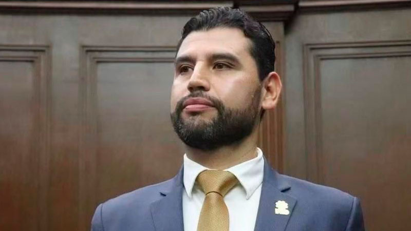 Celebra Octavio Ocampo reforma que protege la salud de las madres y recién nacidos en Michoacán 