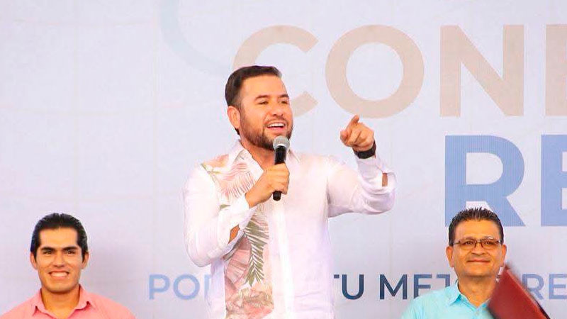Respalda Reyes Galindo acciones para prevenir riesgos digitales entre la comunidad estudiantil del Distrito 22 