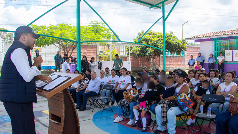 Alexis Velázquez da inicio a nueva aula didáctica en Jardín de Niños 