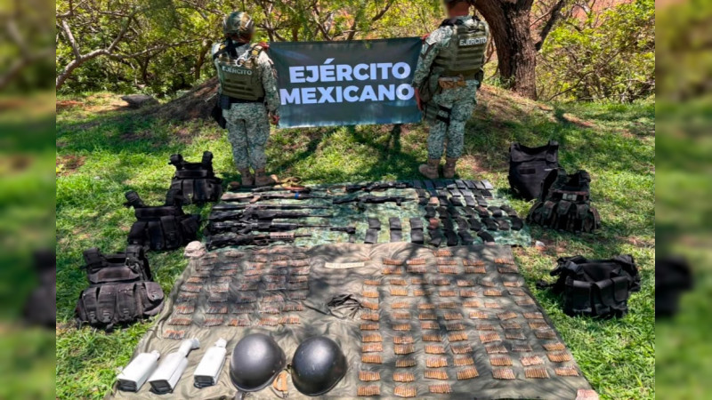 Desmantelan centro de operaciones criminales en Salvador Escalante, Michoacán; Ejército asegura arsenal y cámaras de vigilancia 
