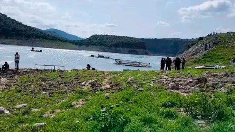 Tragedia en la Presa de Zimapán; vuelca embarcación, hay un fallecido, un sobreviviente y cuatro desaparecidos  