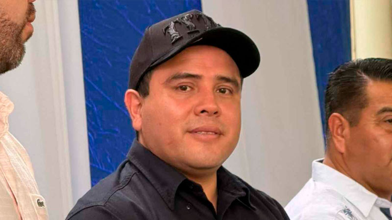 Edil de El Naranjo, SLP invita a celebrar el Día del Padre con "chicas buena onda" 