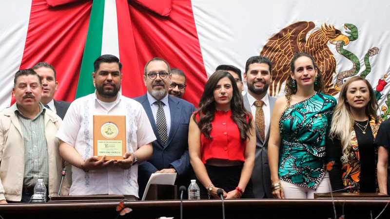 Tras entrega de Reconocimiento al Mérito Ambiental, Octavio Ocampo remarca que ambientalistas necesitan acompañamiento y recursos ppublicos 
