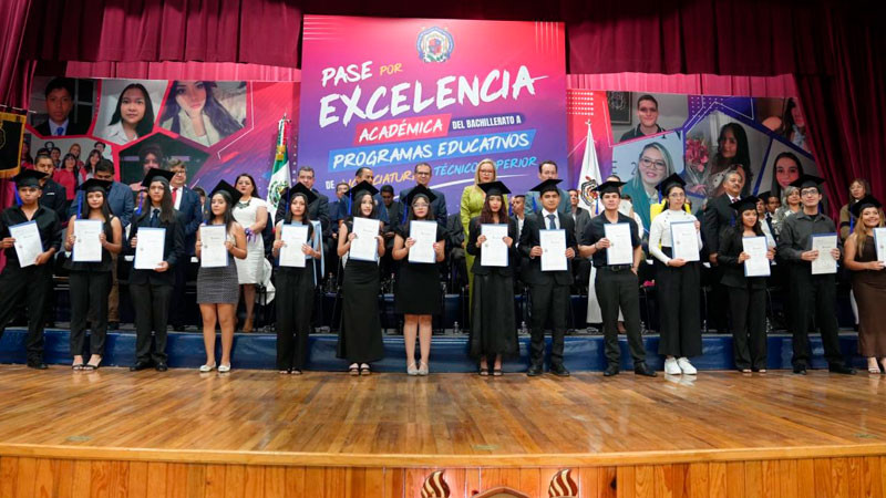 Recipiendarios del pase por excelencia, se sumarán a las filas de la transformación de México, señala Yarabí Ávila 