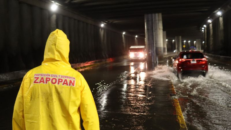 Protección Civil de Zapopan realiza recorridos preventivos tras lluvias de este sábado 