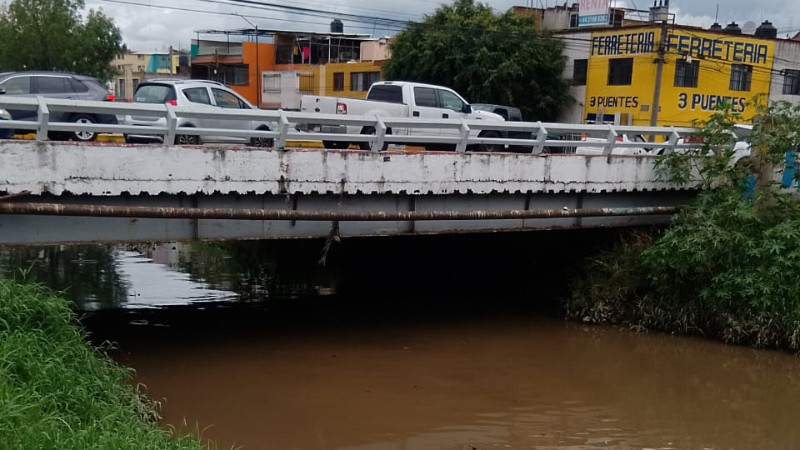 Yankel Benítez monitorea niveles de ríos de Morelia 