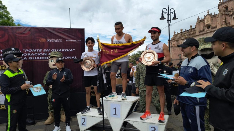 Cabo de la 21/a Zona Militar gana carrera por el 7/o aniversario de la Guardia Nacional 