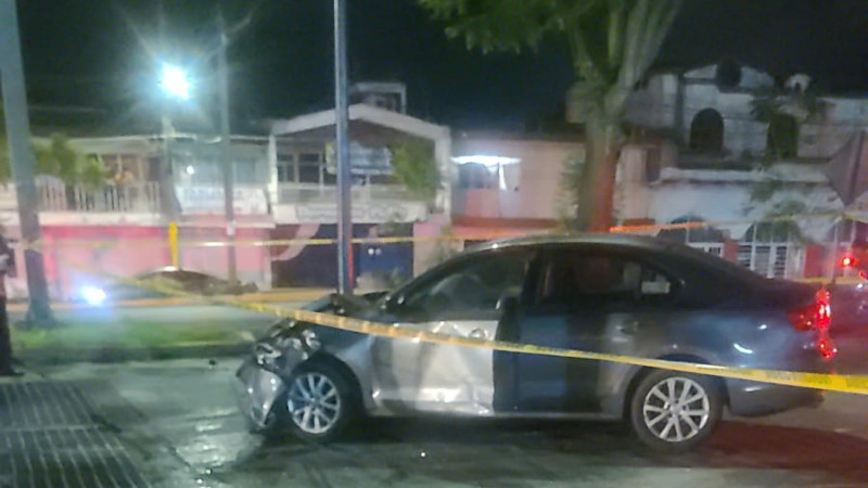 Mujer pierde la vida tras fuerte choque frente a la Central Camionera de Uruapan 