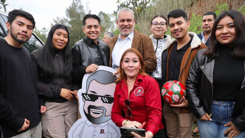 Más de 55 mil estudiantes en Michoacán reciben apoyo para el transporte: Bedolla 