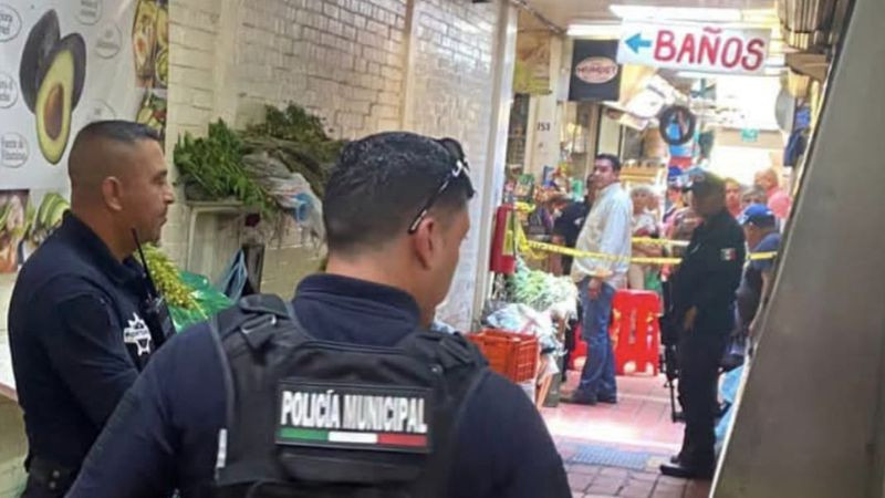 Hombre pierde la vida en mercado de La Piedad; habría sufrido un infarto 
