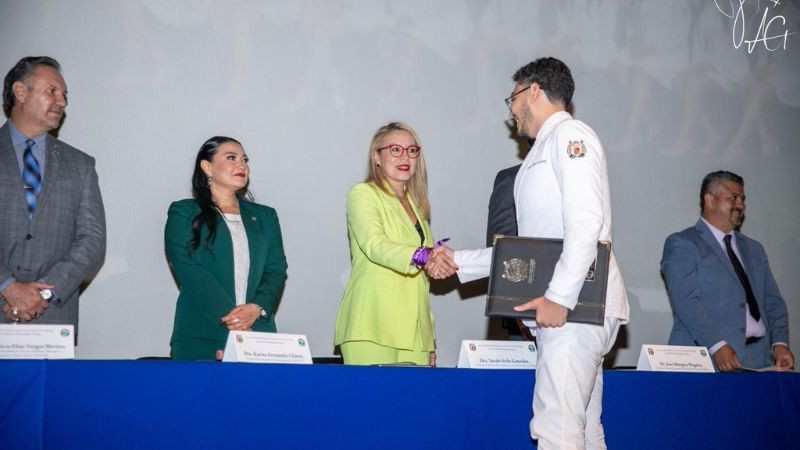 A ejercer la odontología con profundo respeto a la dignidad humana, llama Yarabí Ávila a egresados de la UMSNH 