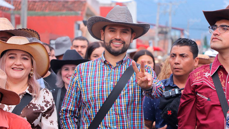 El sonido del pífano mantiene viva la grandeza de Michoacán: Octavio Ocampo 