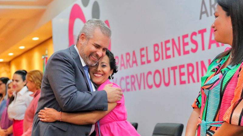 Beneficiadas más de 2 mil 700 mujeres con cáncer mediante apoyo mensual de 4 mil pesos: Bedolla 
