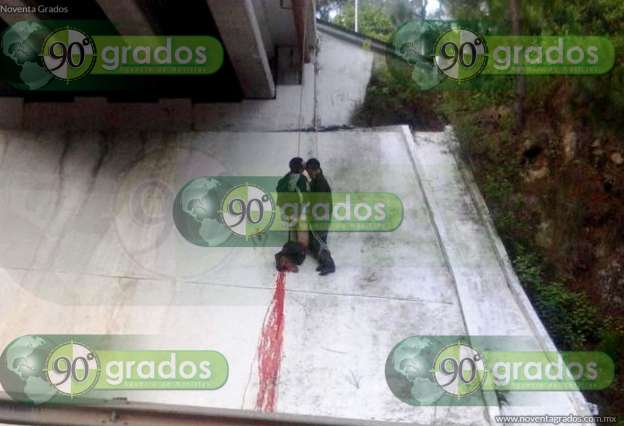 Fotogalería: Ejecutan y cuelgan a dos hombres en Ucareo, Michoacán - Foto 0 