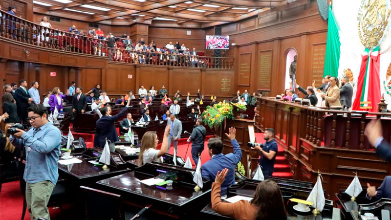 Minuto de silencio en el Congreso de Michoacán por víctimas de explosivos en Tierra Caliente; reportan éxodo en tres comunidades 