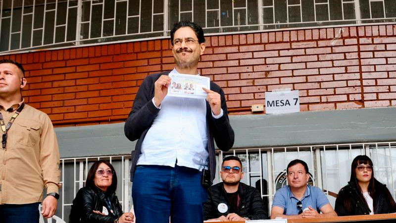 Iván Cepeda reconoce derrota electoral en Colombia; acusa injerencia de EEUU en favor de rival 