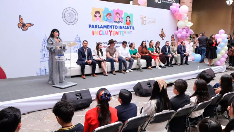 Al darles la bienvenida, diputados motivan a la niñez a alzar la voz para ser factor de cambio en Michoacán 