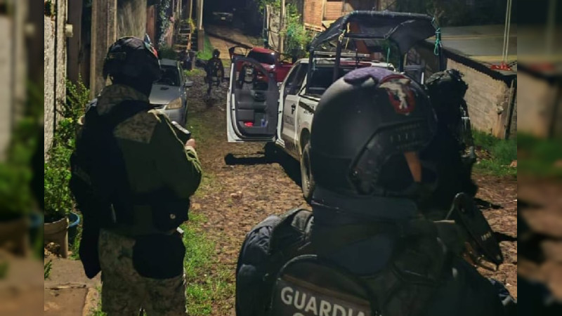 Michoacán: Tras enfrentamiento en Uruapan que dejó seis muertos, cae sujeto armado; autoridades aseguran arsenal y vehículos 