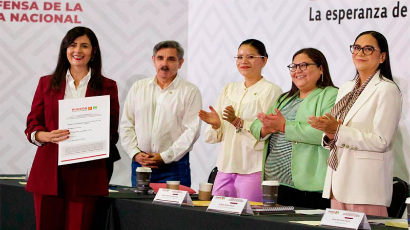 Gaby Molina oficializa su registro por la coordinación de comités en Michoacán 