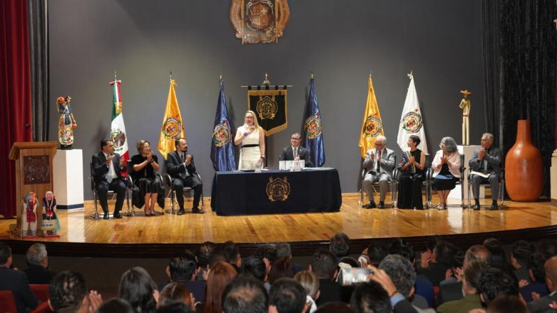 Nicolaitas ejemplares reciben la presea "Vasco de Quiroga" 2026, de manos de la rectora Yarabí Ávila 