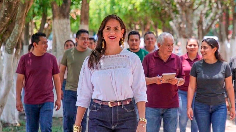 En tierra cardenista, Gaby Molina llama a defender la 4T con unidad 