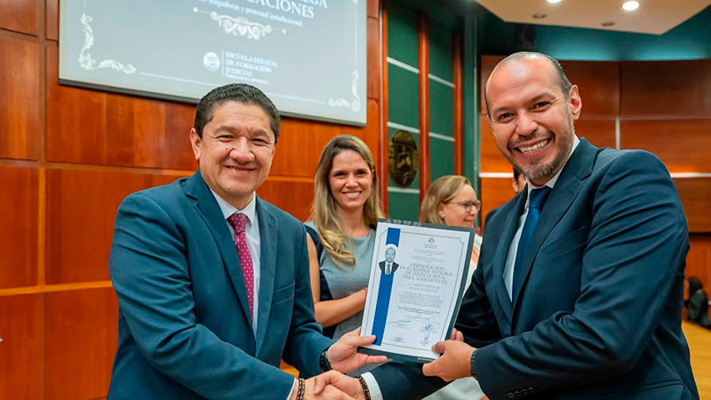 Refuerza Poder Judicial de Michoacán la justicia para adolescentes con la entrega de 76 certificaciones de especialización 