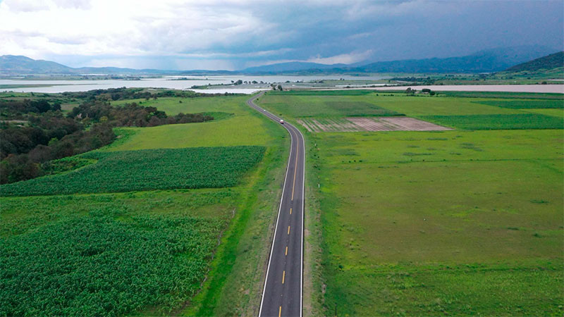 Michoacán rehabilita más de 2 mil kilómetros de red carretera estatal: Rogelio Zarazúa 