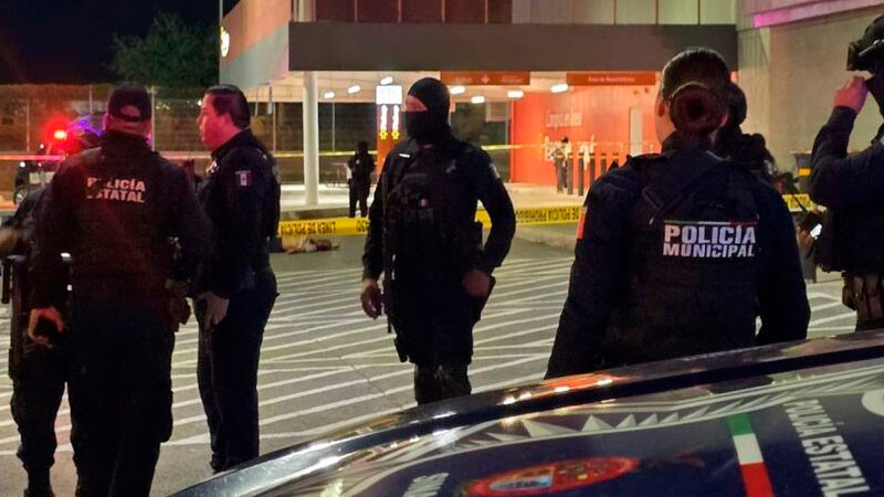 Ultiman a joven en estacionamiento de supermercado de Culiacán, Sinaloa; hay una mujer herida 